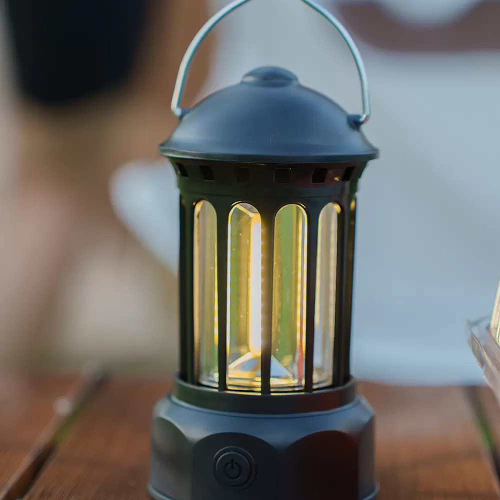 Lampe d'aventure tout-en-un : votre compagnon de plein air ultime